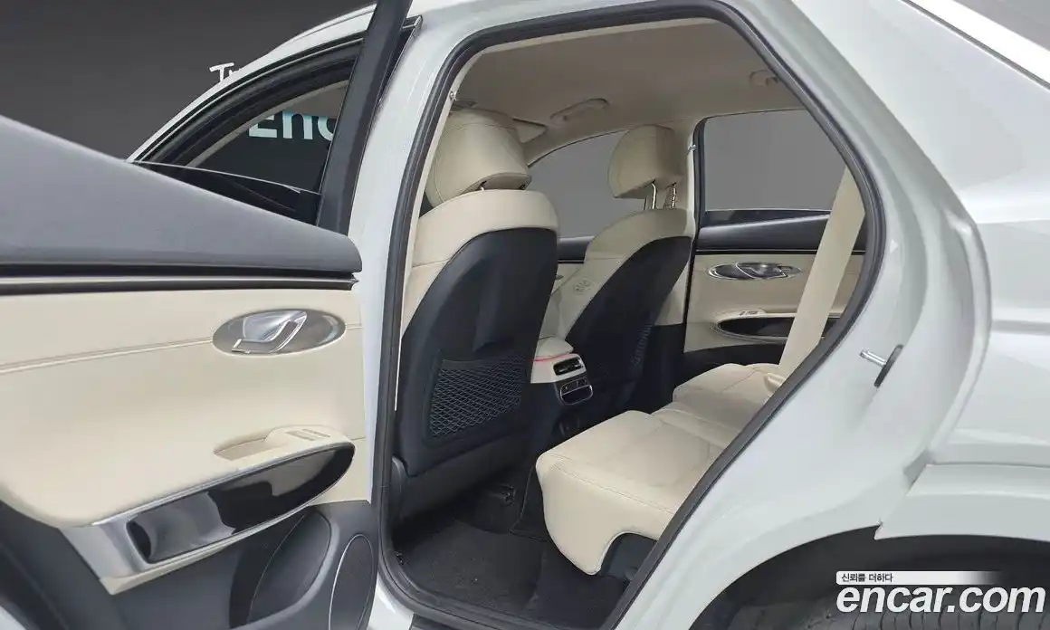 Genesis GV70 2022 2.5 гидро, фото 17
