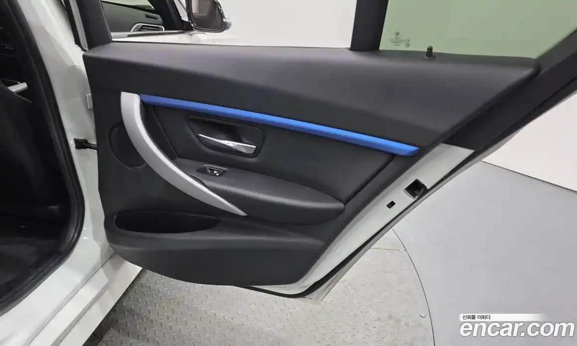 BMW 3 серия 2018 2.0 автомат (гидро), фото 15