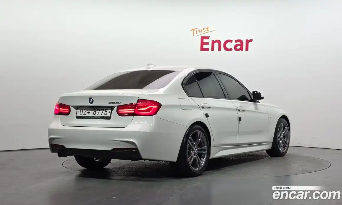 BMW 3 серия 2018 2.0 автомат (гидро), фото 2