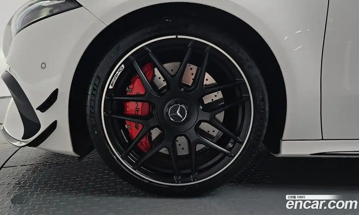 Mercedes-Benz A-Class 2025 2.0 гидро, фото 4
