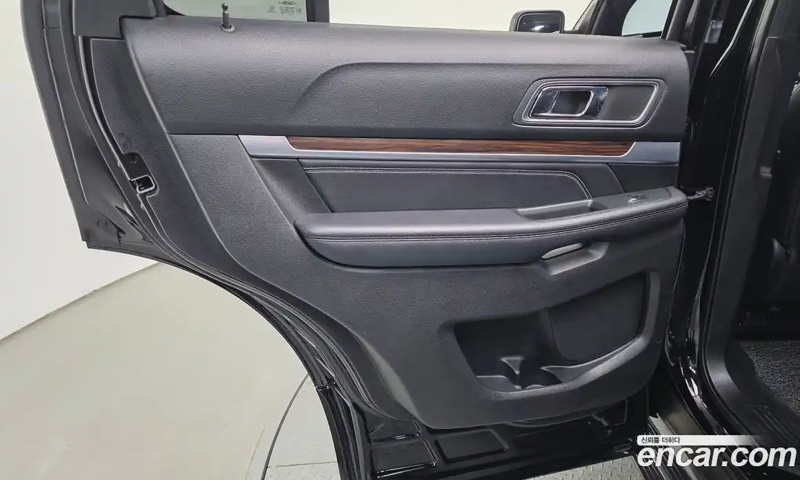 Ford Explorer 2018 2.3 автомат (гидро), фото 15