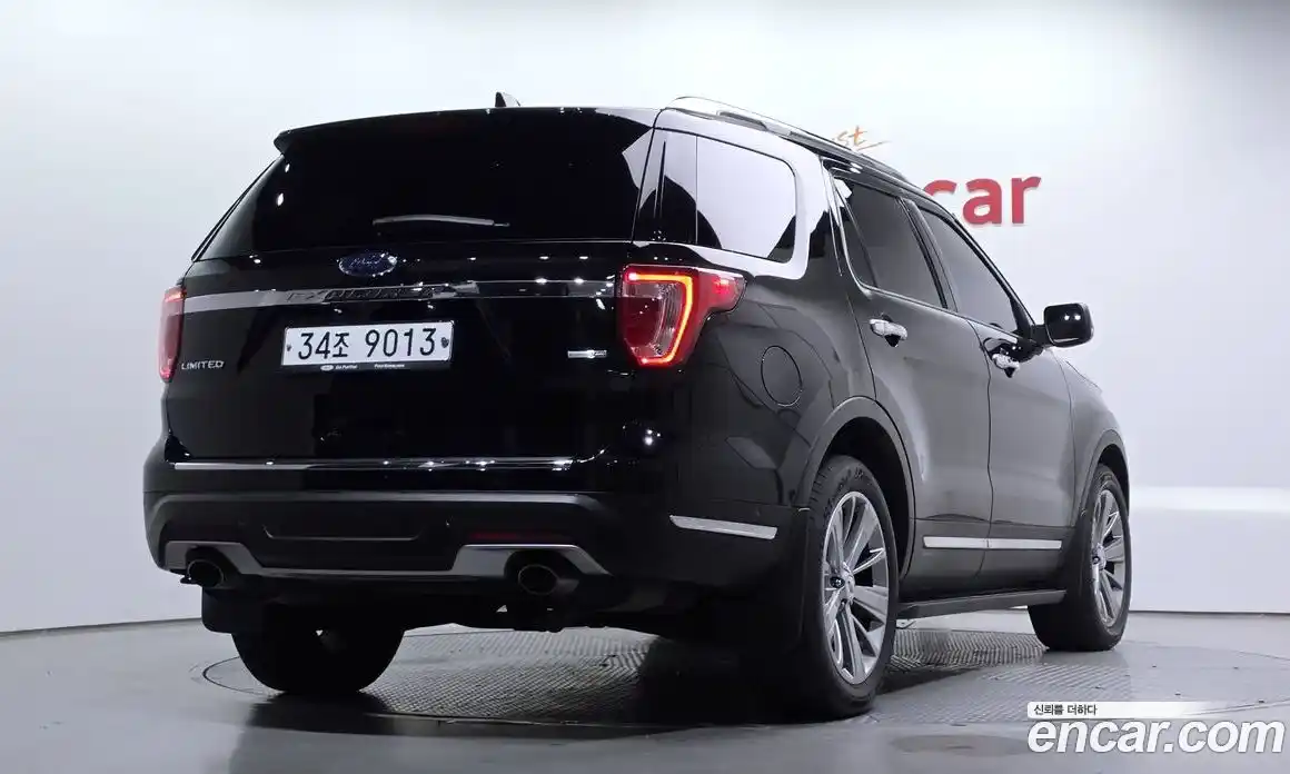 Ford Explorer 2018 2.3 автомат (гидро), фото 2
