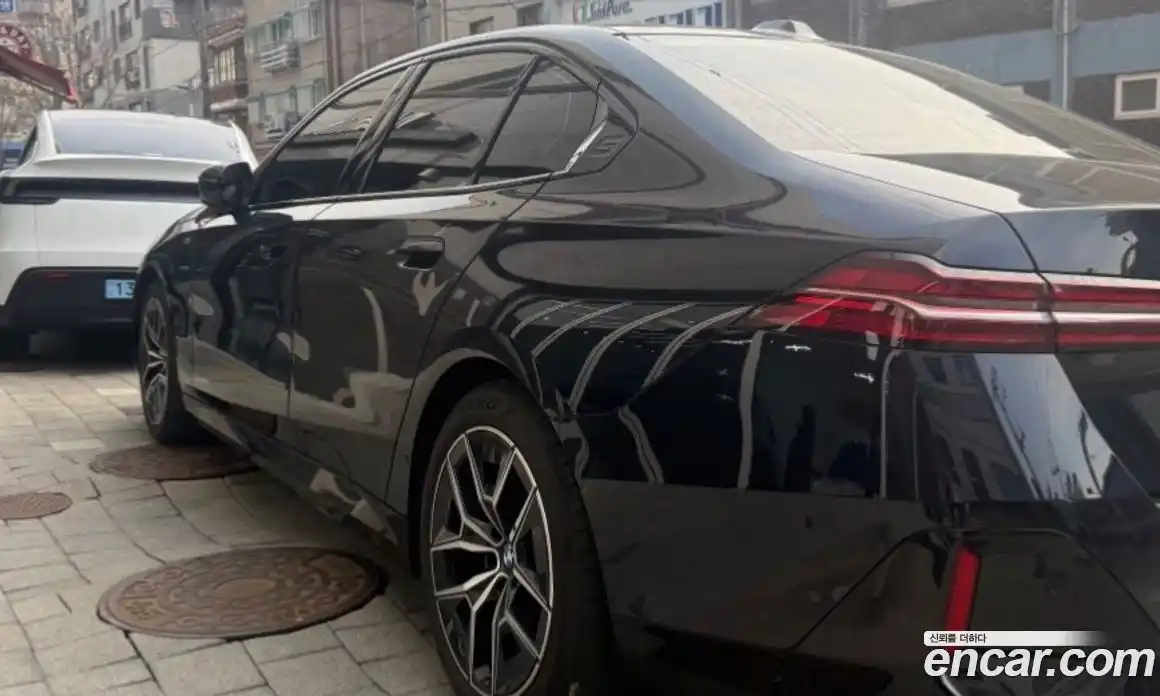 BMW 5-Series 2025 2.0 гидро, фото 2