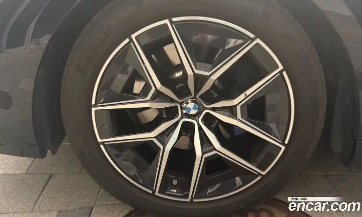 BMW 5-Series 2025 2.0 гидро, фото 5