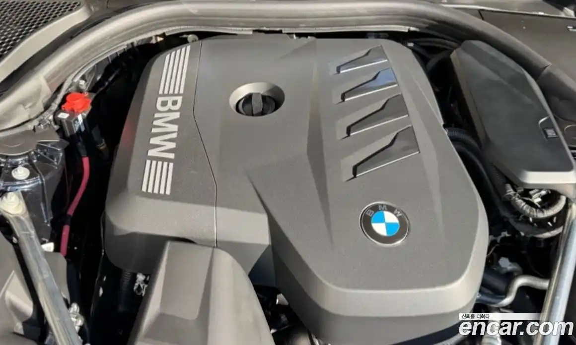 BMW 5-Series 2025 2.0 гидро, фото 6