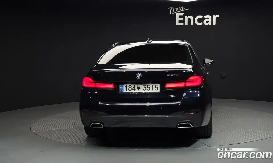 BMW 5-Series 2022 2.0 гидро, фото 4