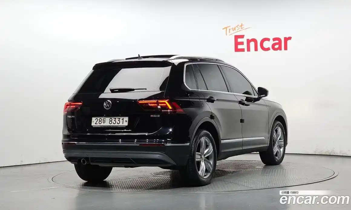 Volkswagen Tiguan 2018 2.0 автомат (гидро), фото 2