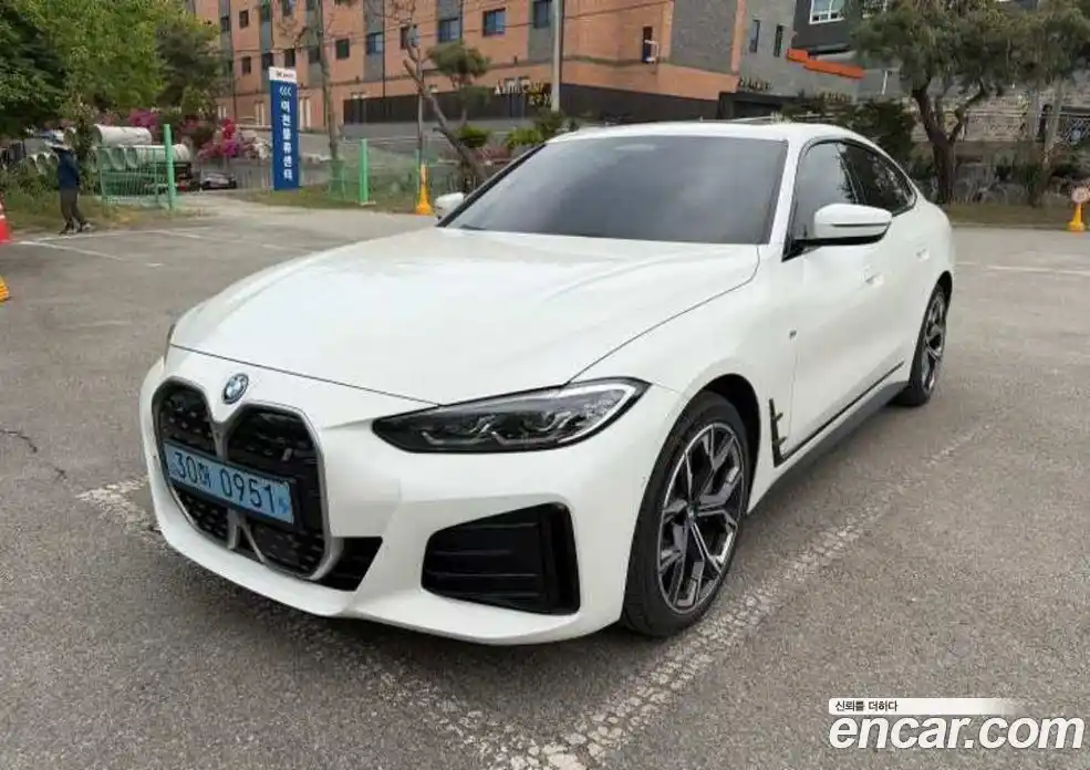 BMW i4 2022 0.1 гидро, фото 2