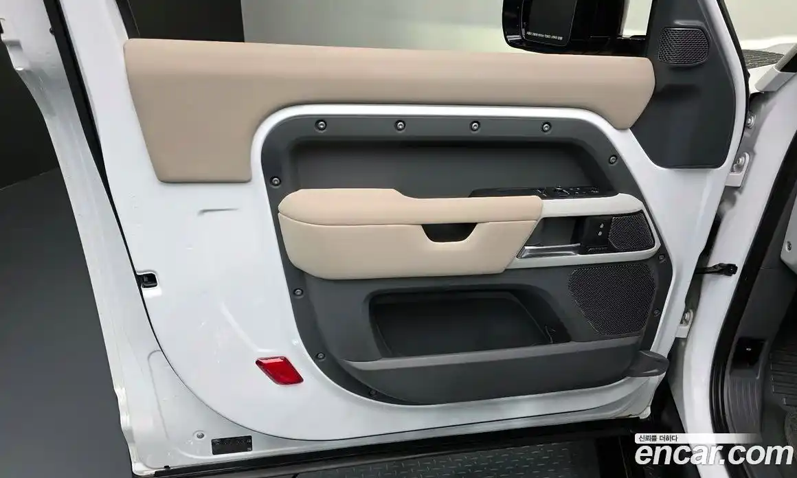 Land Rover Defender 2021 3.0 автомат (гидро), фото 14