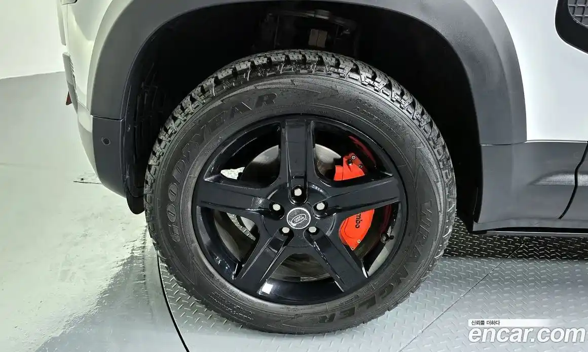 Land Rover Defender 2021 3.0 автомат (гидро), фото 5