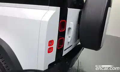 Land Rover Defender 2021 3.0 автомат (гидро), миниатюра 9