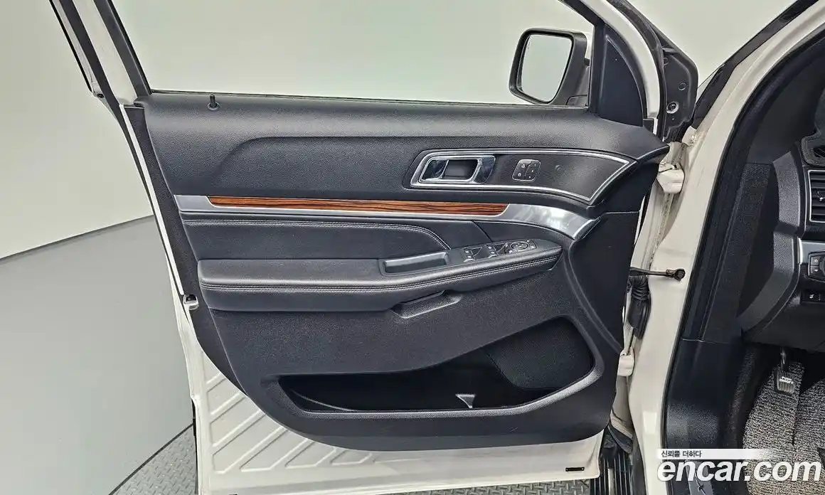 Ford Explorer 2019 2.3 автомат (гидро), фото 14