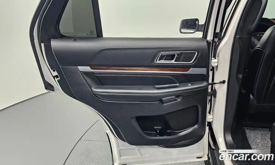 Ford Explorer 2019 2.3 автомат (гидро), фото 15