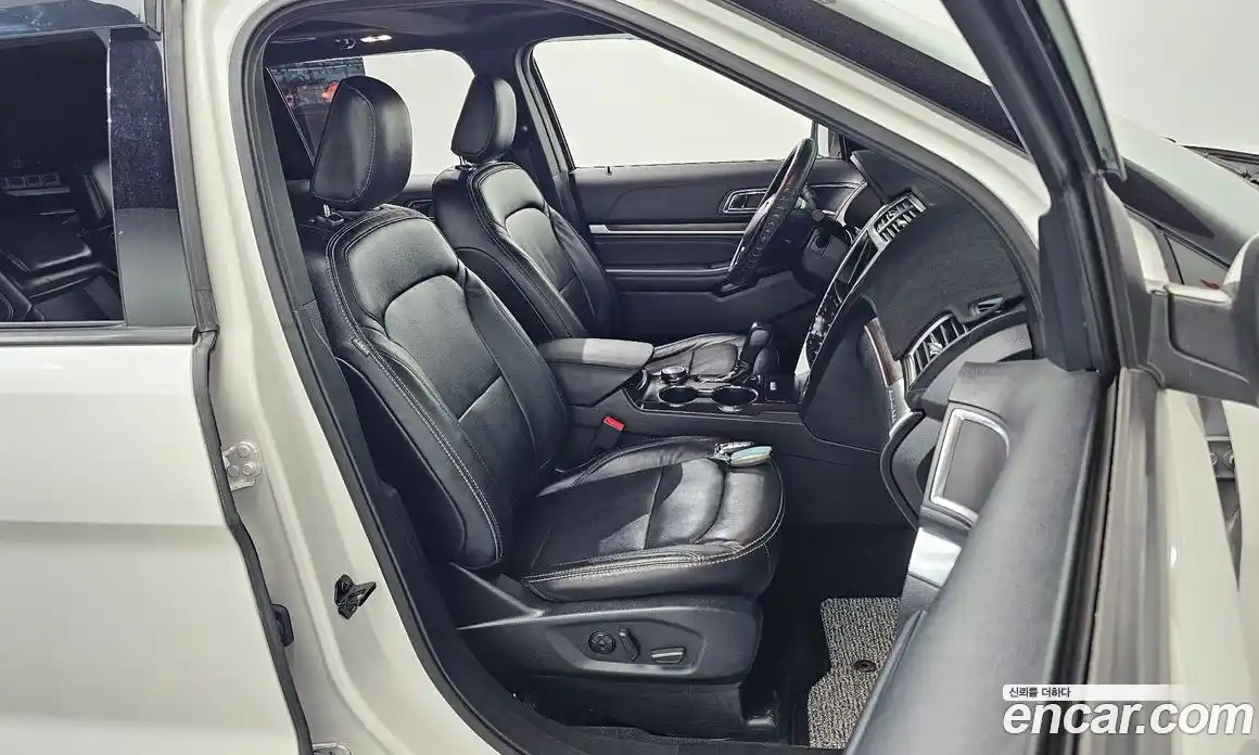 Ford Explorer 2019 2.3 автомат (гидро), фото 16