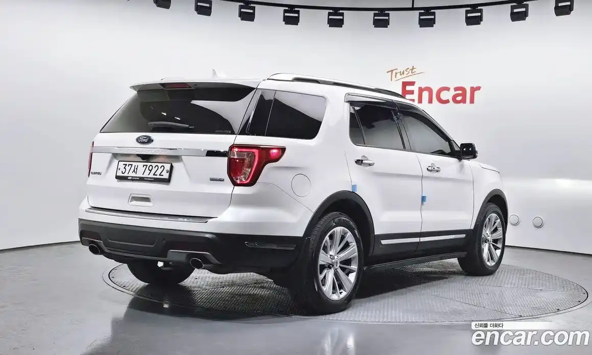 Ford Explorer 2019 2.3 автомат (гидро), фото 2