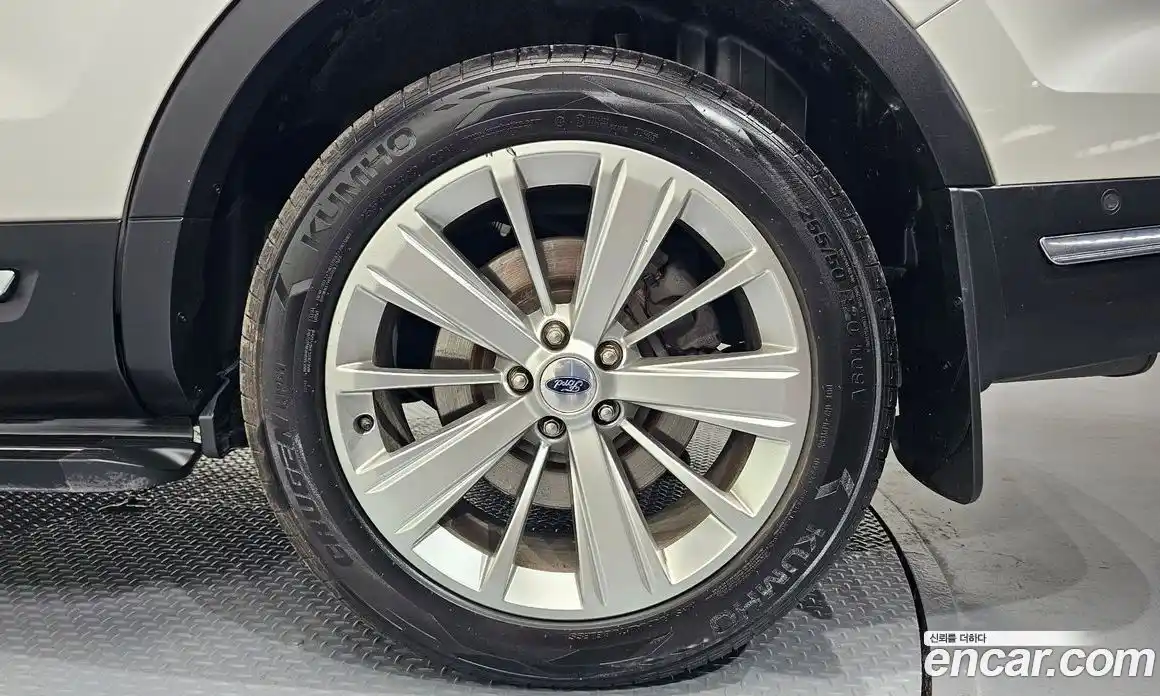 Ford Explorer 2019 2.3 автомат (гидро), фото 7