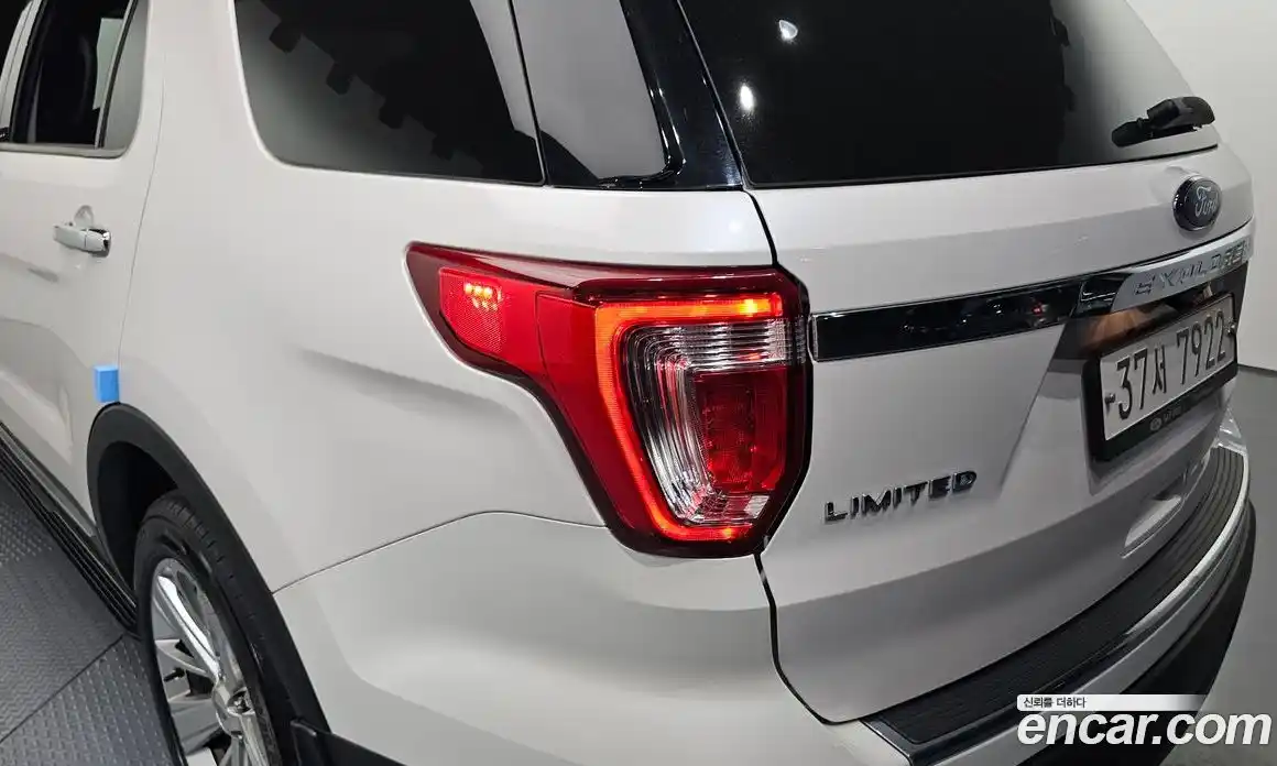 Ford Explorer 2019 2.3 автомат (гидро), фото 9