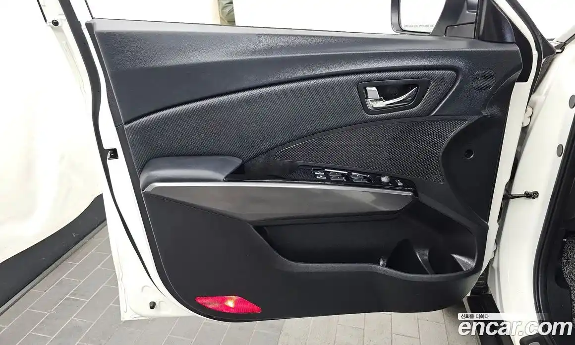 SsangYong TIBOLI 2019 1.6 автомат (гидро), фото 14