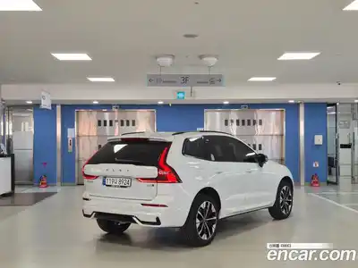 Volvo XC60 2026 2.0 автомат (гидро), миниатюра 2