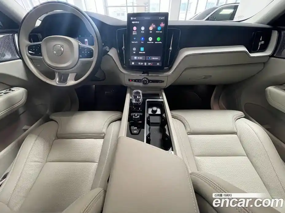 Volvo XC60 2026 2.0 автомат (гидро), фото 7