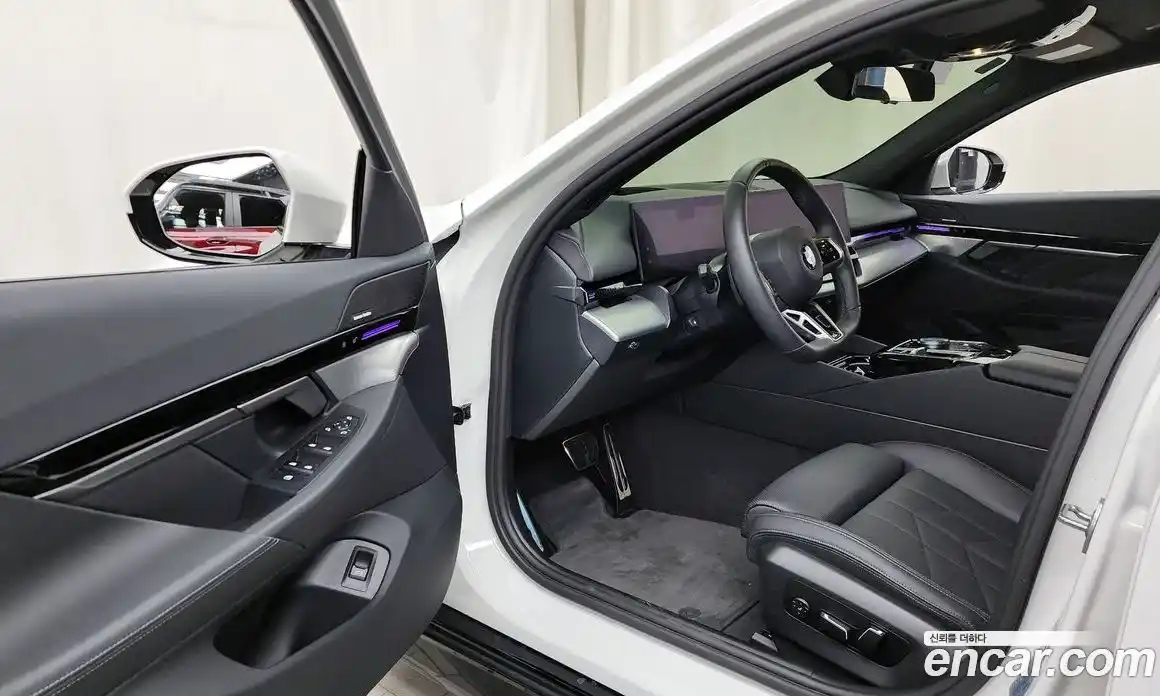 BMW 5-Series 2024 2.0 гидро, фото 13