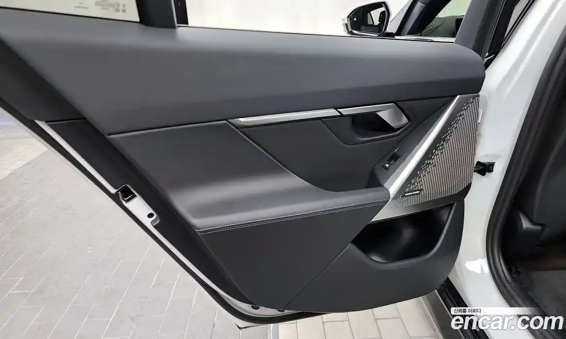 BMW 5-Series 2024 2.0 гидро, фото 15