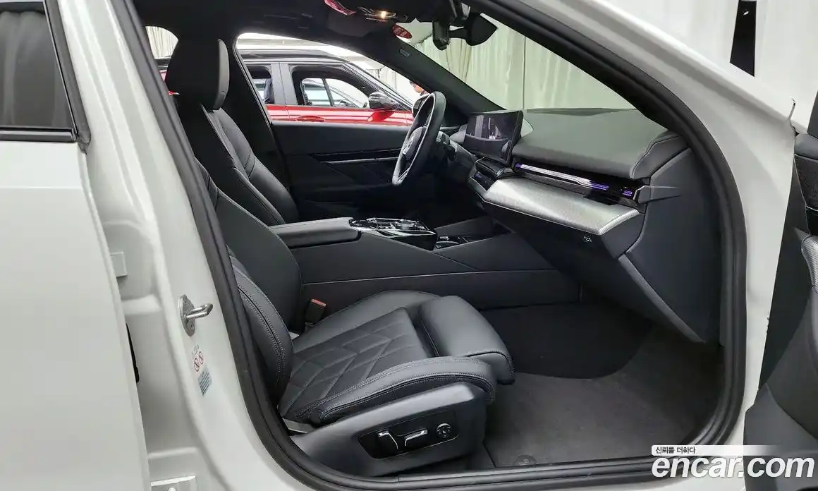 BMW 5-Series 2024 2.0 гидро, фото 17