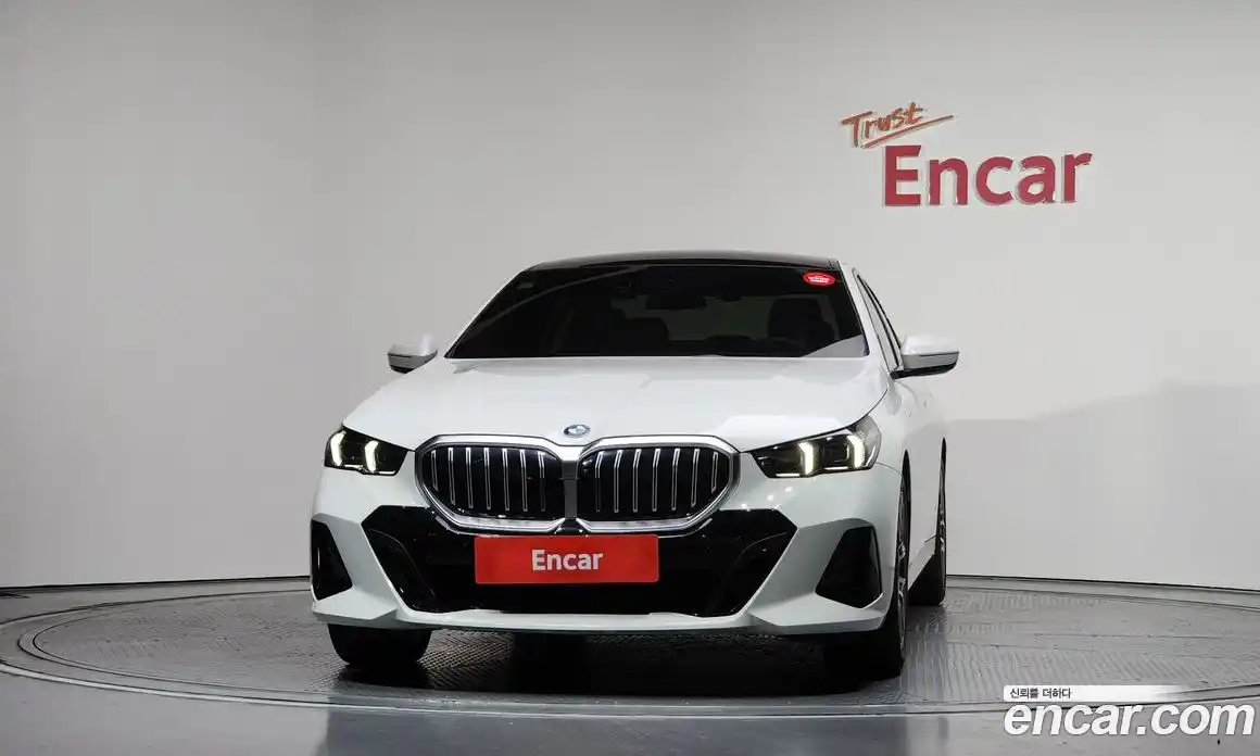 BMW 5-Series 2024 2.0 гидро, фото 3