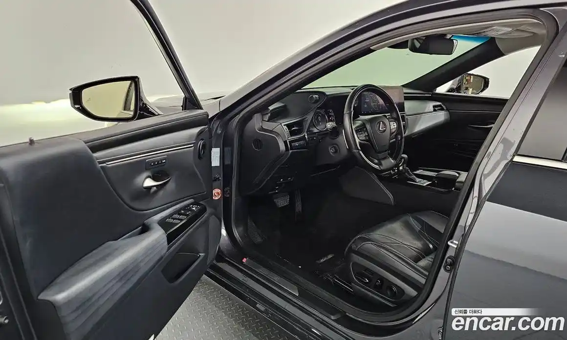 Lexus ES 2021 2.5 гидро, фото 13