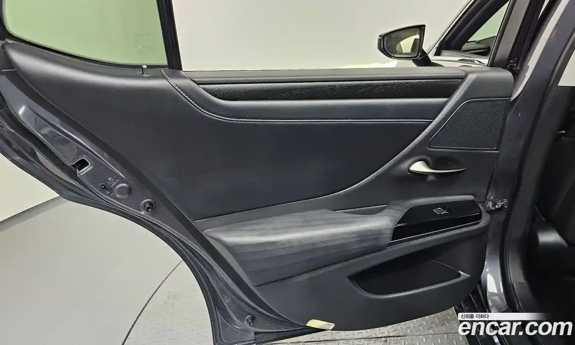 Lexus ES 2021 2.5 гидро, фото 15