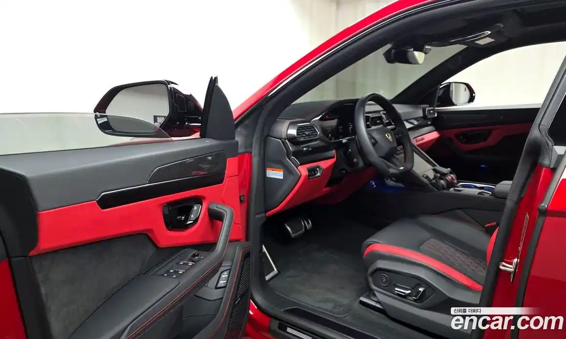 Lamborghini Urus 2024 4.0 гидро, фото 13