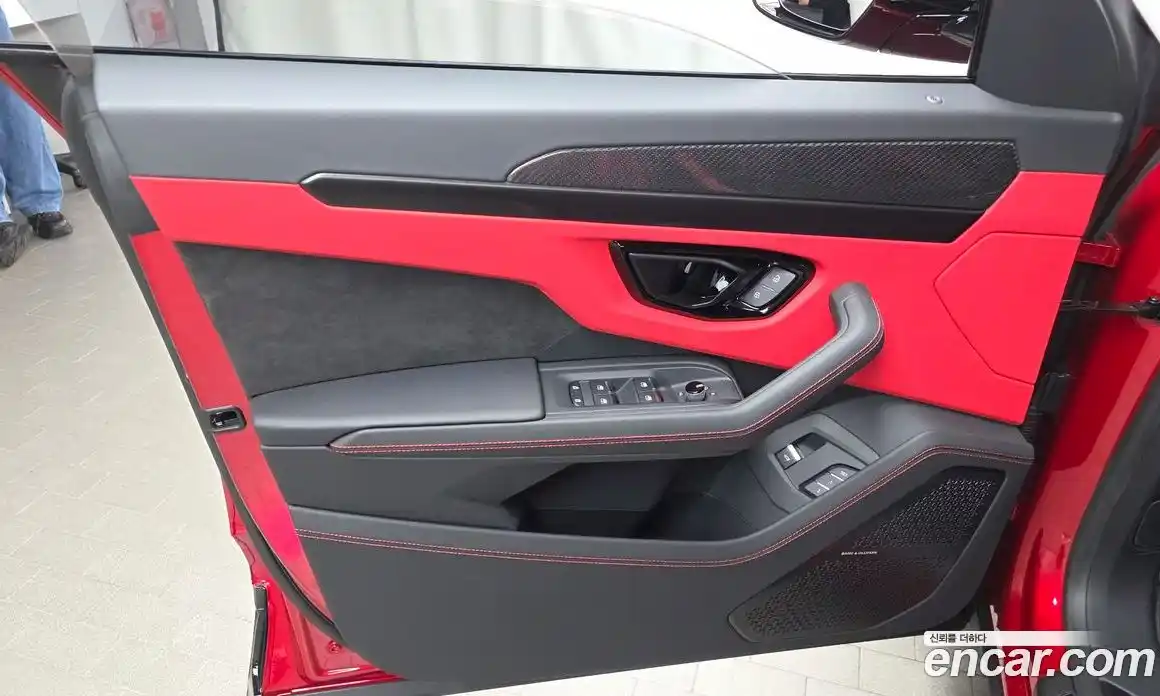 Lamborghini Urus 2024 4.0 гидро, фото 14