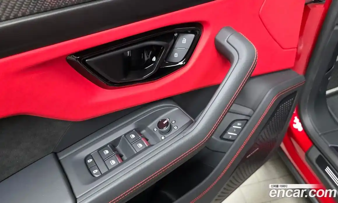 Lamborghini Urus 2024 4.0 гидро, фото 24