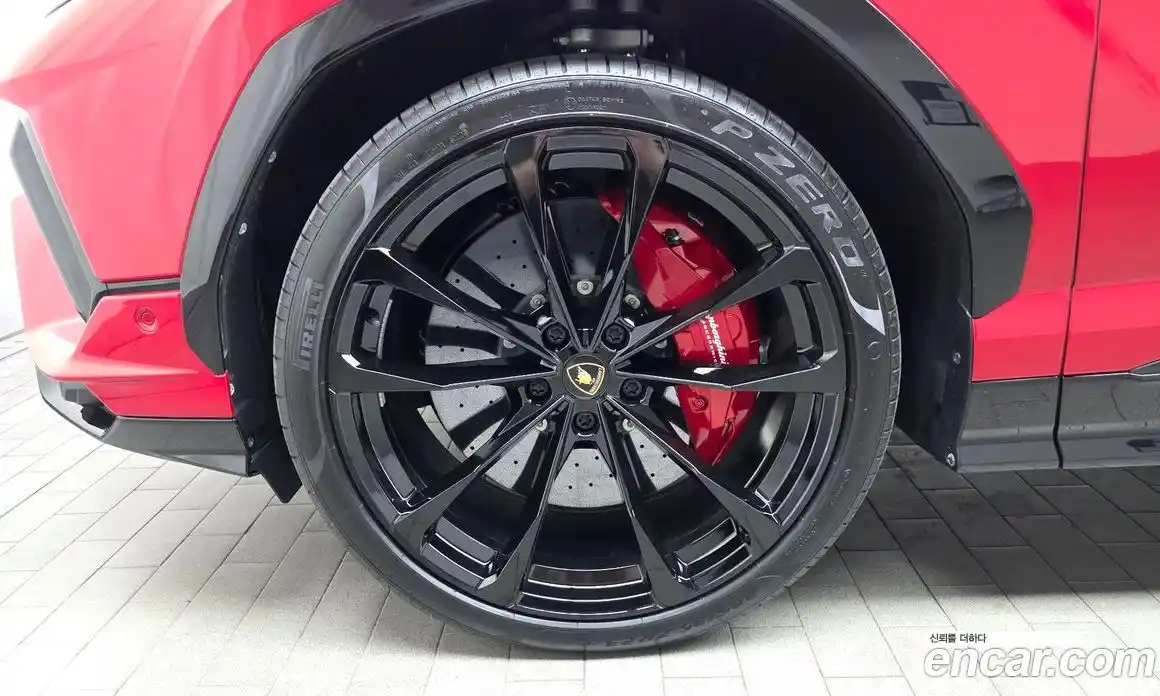 Lamborghini Urus 2024 4.0 гидро, фото 5