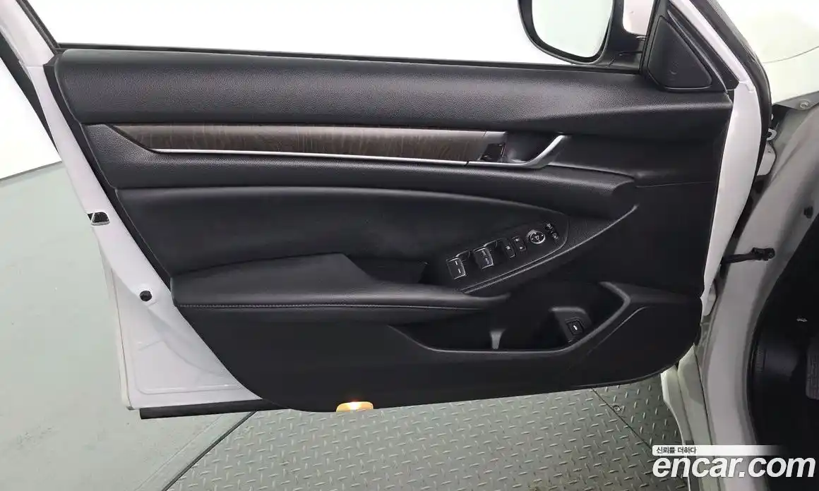 Honda Accord 2018 2.0 автомат (гидро), фото 14