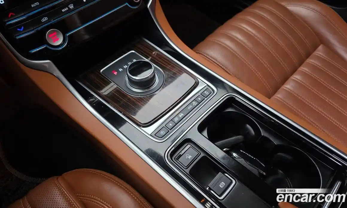 Jaguar XF 2018 2.0 гидро, фото 12