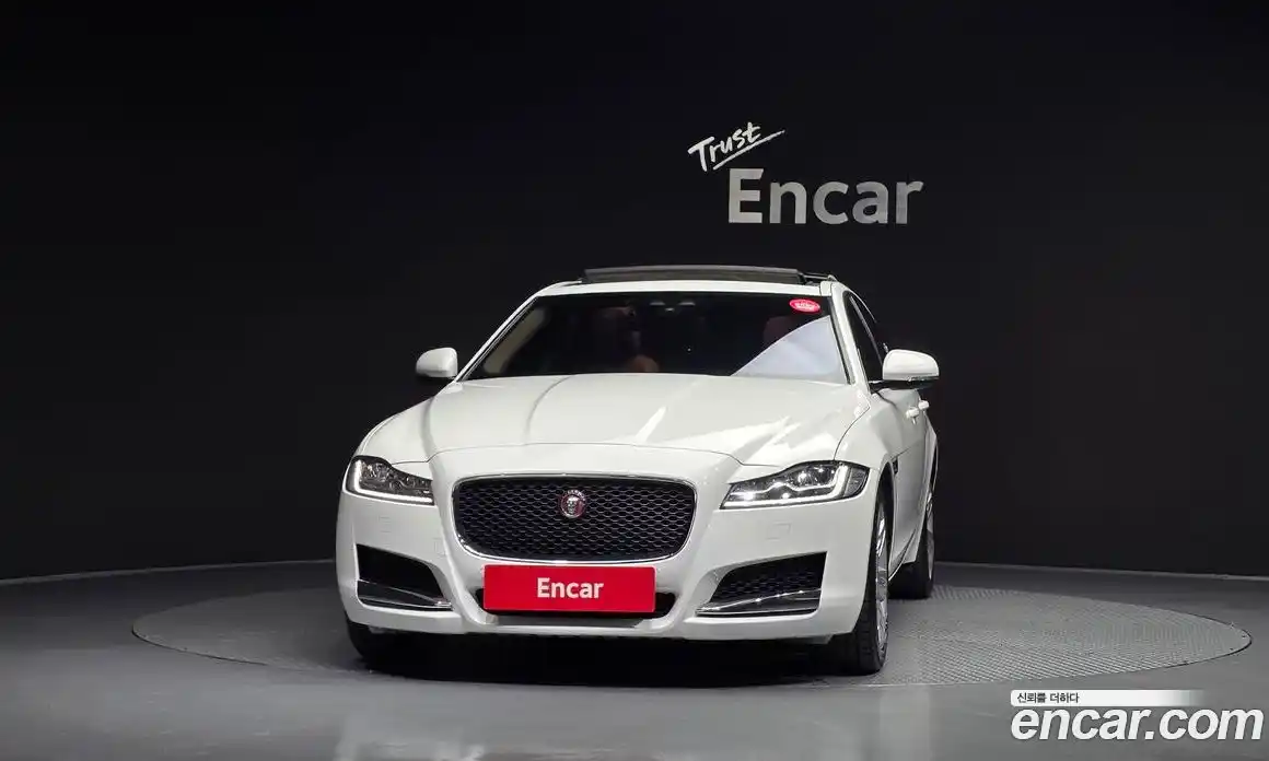 Jaguar XF 2018 2.0 гидро, фото 3