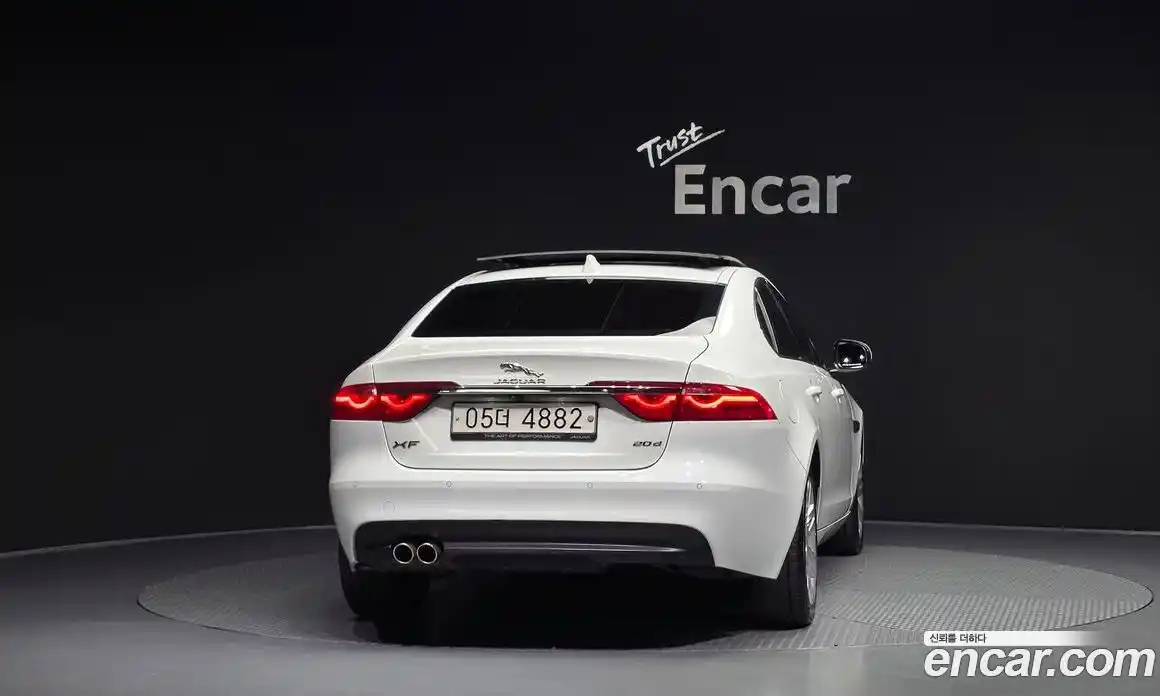 Jaguar XF 2018 2.0 гидро, фото 4