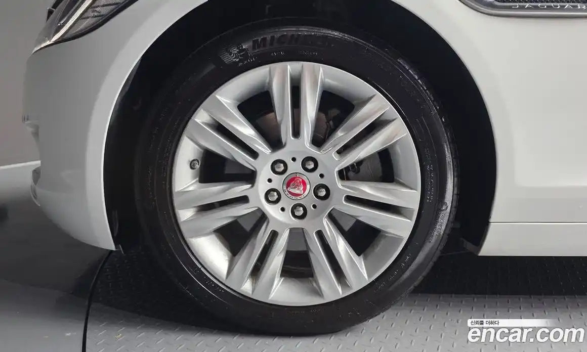 Jaguar XF 2018 2.0 гидро, фото 5