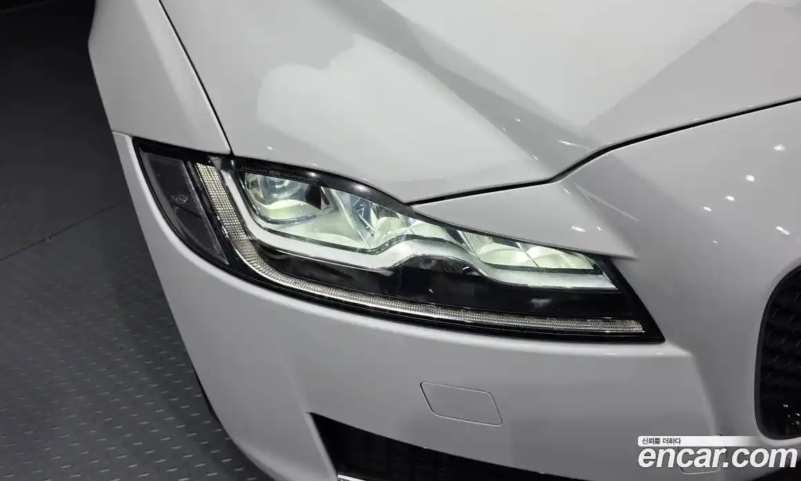 Jaguar XF 2018 2.0 гидро, фото 8