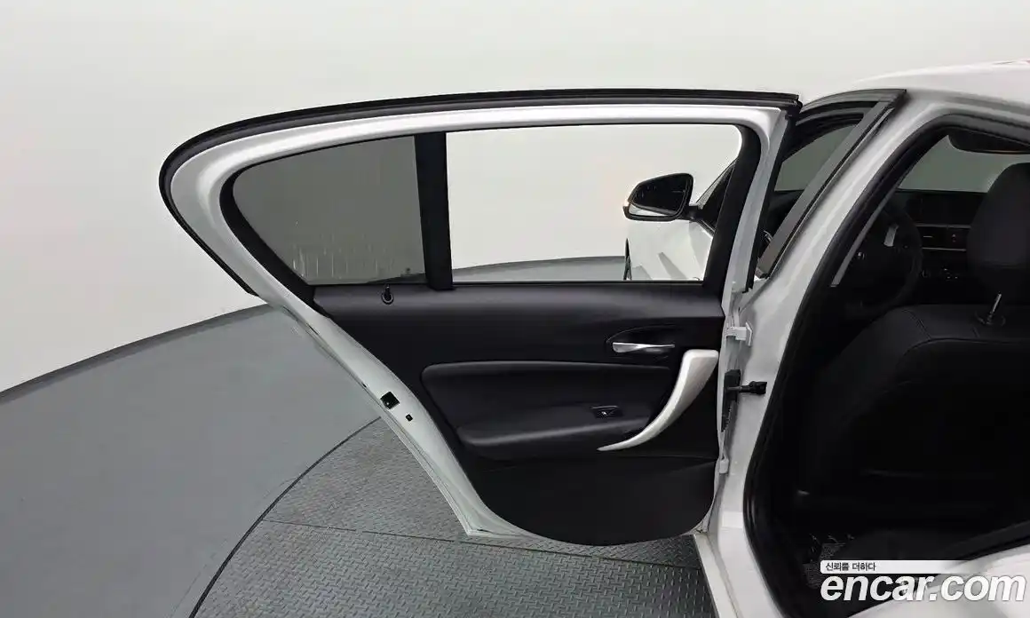 BMW 1 серия 2017 2.0 автомат (гидро), фото 15
