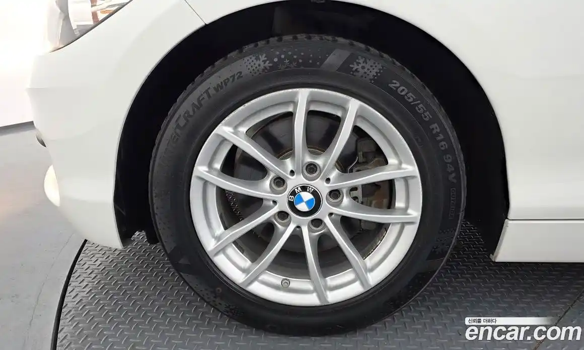 BMW 1 серия 2017 2.0 автомат (гидро), фото 5