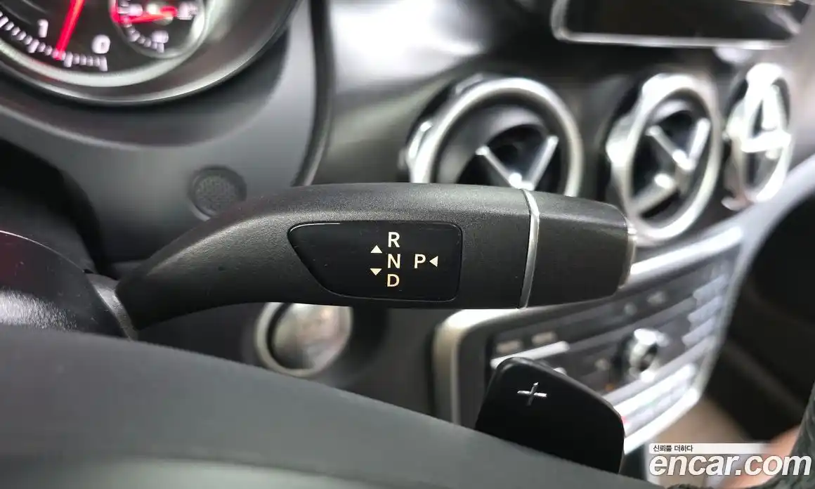 Mercedes-Benz GLA-Class 2017 2.0 гидро, фото 12 Mercedes-Benz GLA-Class 2017 2.0 гидро, фото 12