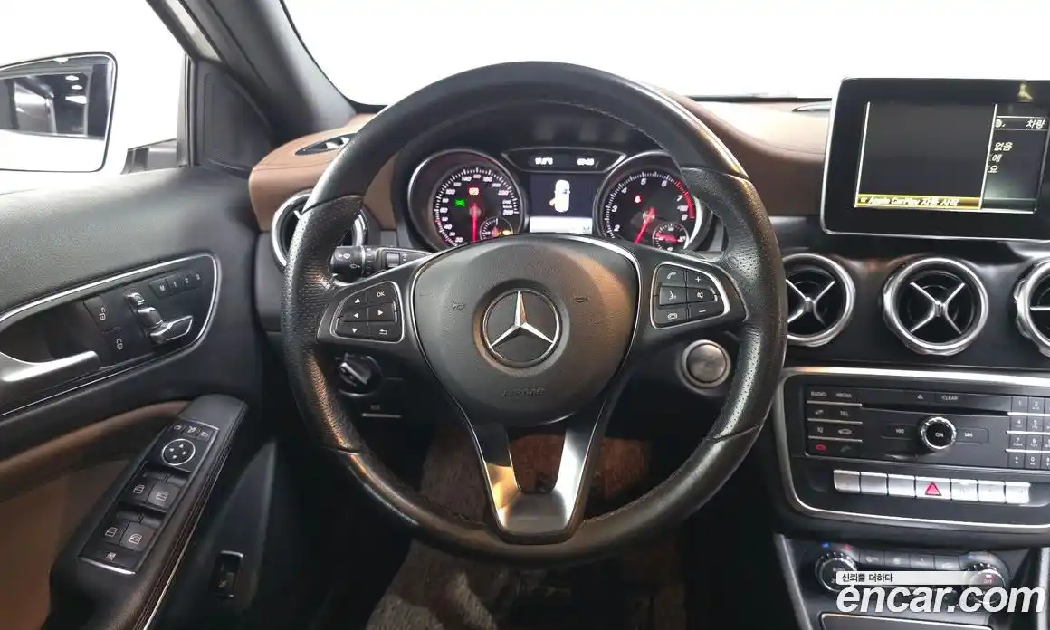 Mercedes-Benz GLA-Class 2017 2.0 гидро, фото 19 Mercedes-Benz GLA-Class 2017 2.0 гидро, фото 19