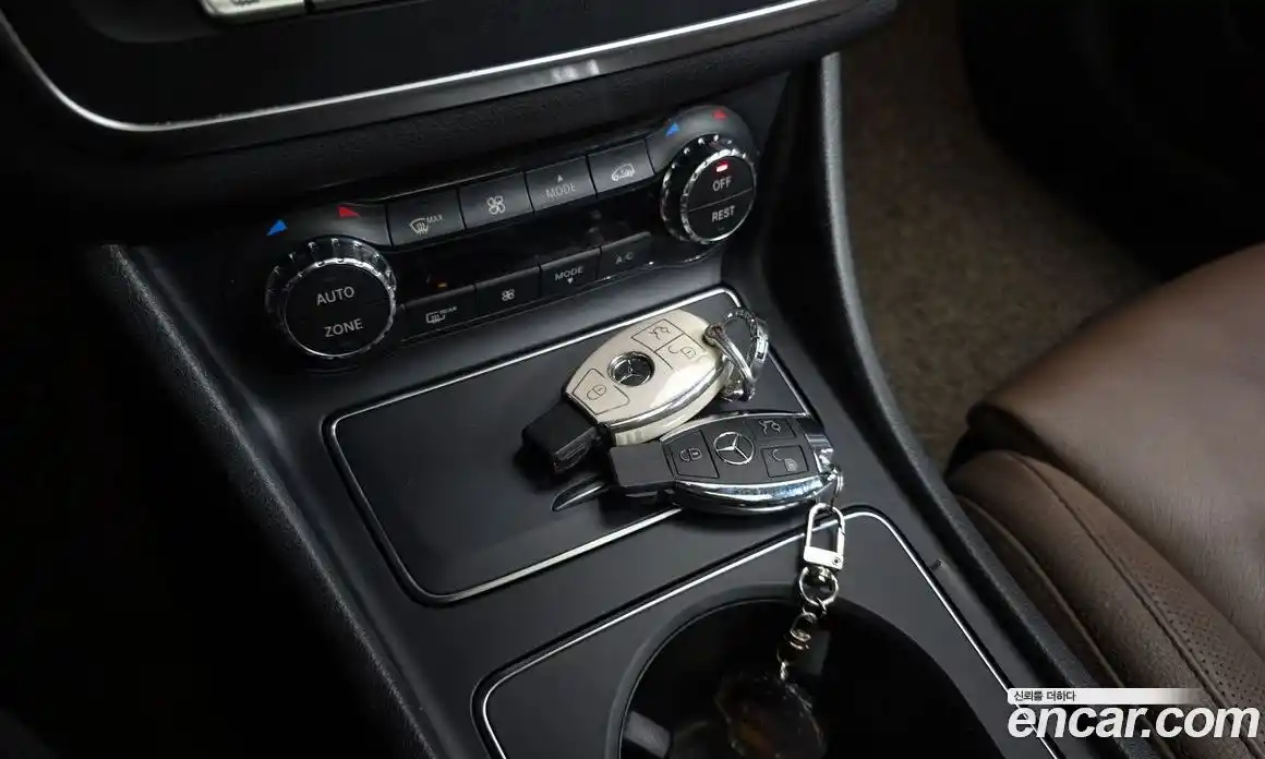 Mercedes-Benz GLA-Class 2017 2.0 гидро, фото 24 Mercedes-Benz GLA-Class 2017 2.0 гидро, фото 24