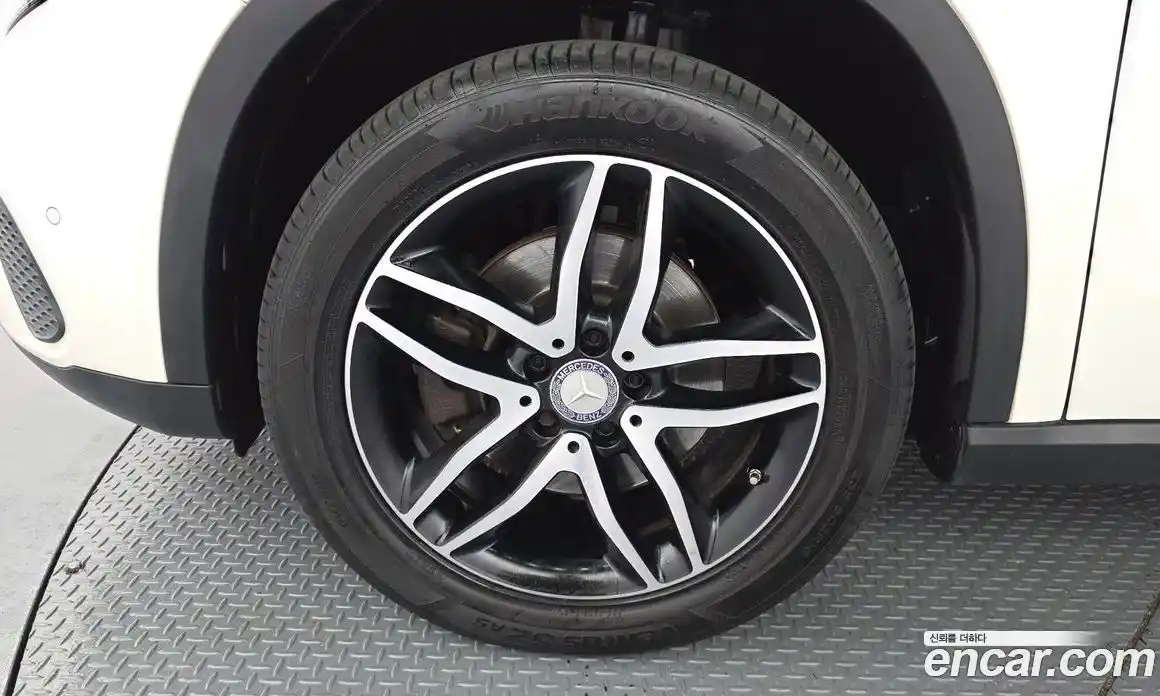 Mercedes-Benz GLA-Class 2017 2.0 гидро, фото 5 Mercedes-Benz GLA-Class 2017 2.0 гидро, фото 5
