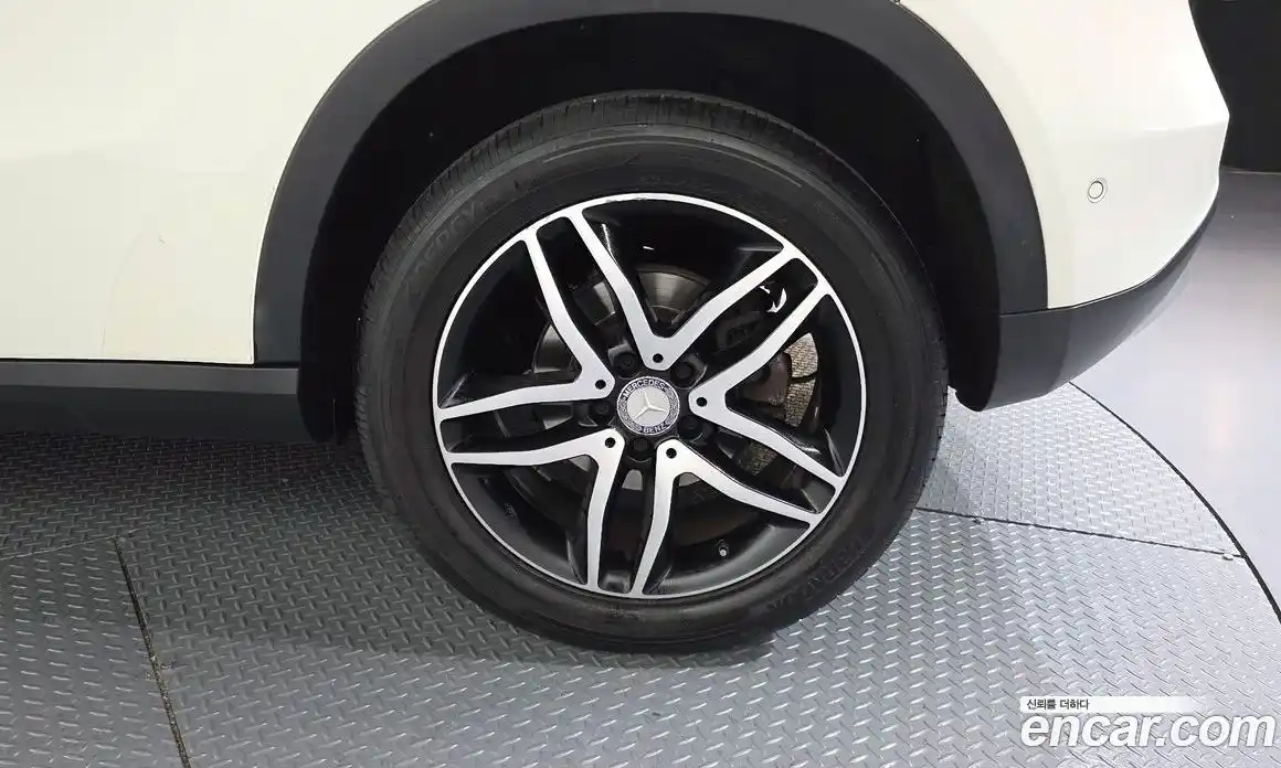 Mercedes-Benz GLA-Class 2017 2.0 гидро, фото 7 Mercedes-Benz GLA-Class 2017 2.0 гидро, фото 7