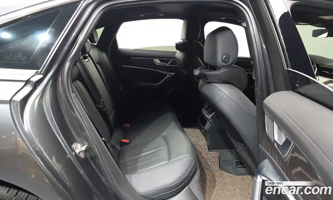 Audi A6 2021 2.0 автомат (гидро), фото 12