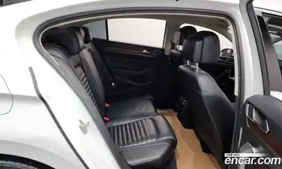Volkswagen Passat 2018 2.0 автомат (гидро), миниатюра 11