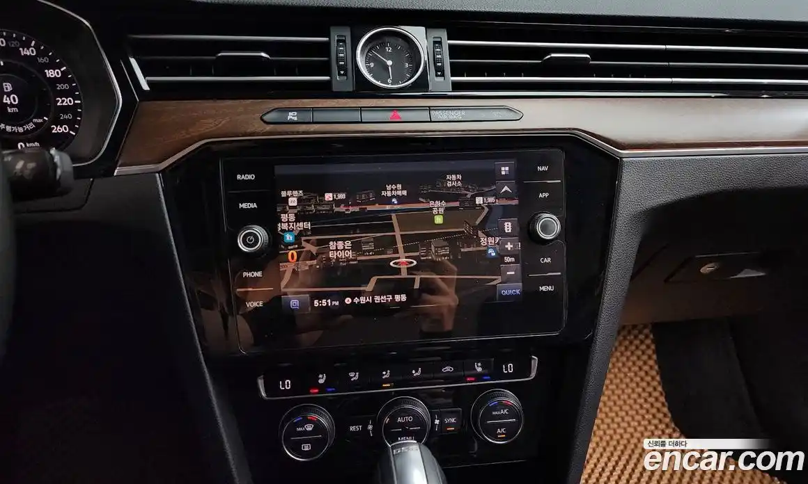 Volkswagen Passat 2018 2.0 автомат (гидро), фото 12